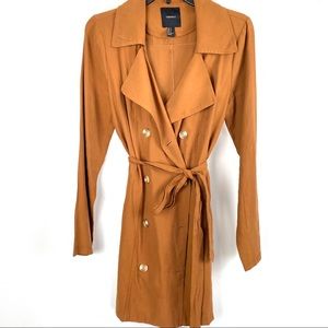 Women’s lightweight trench coat